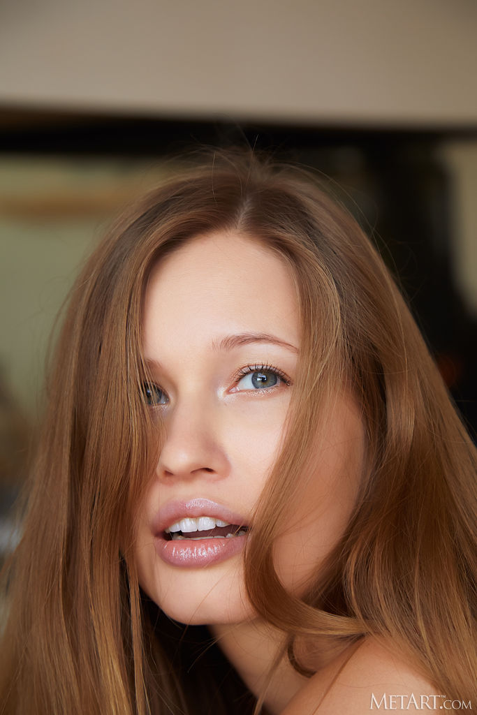 Stella Cardo Spreads Her Long Legs For An Intimate View