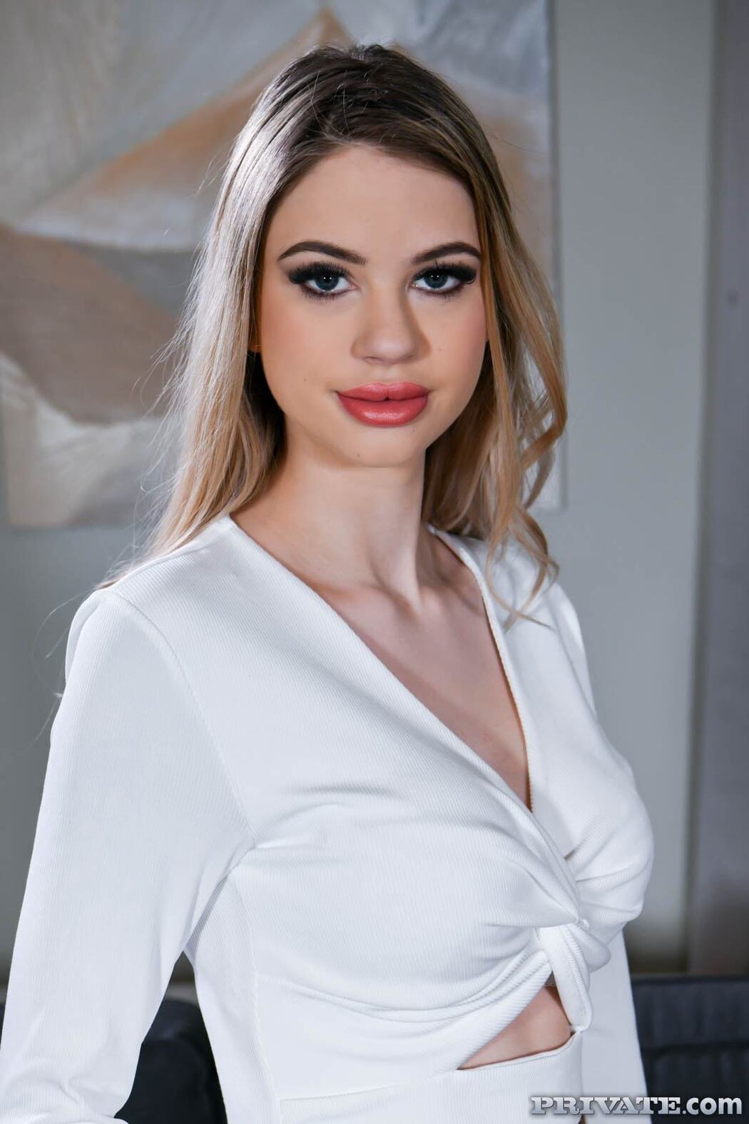 Spectacular Sladyen Skaya With A Wild Threesome That Includes Some Anal Masturbation With A Dildo
