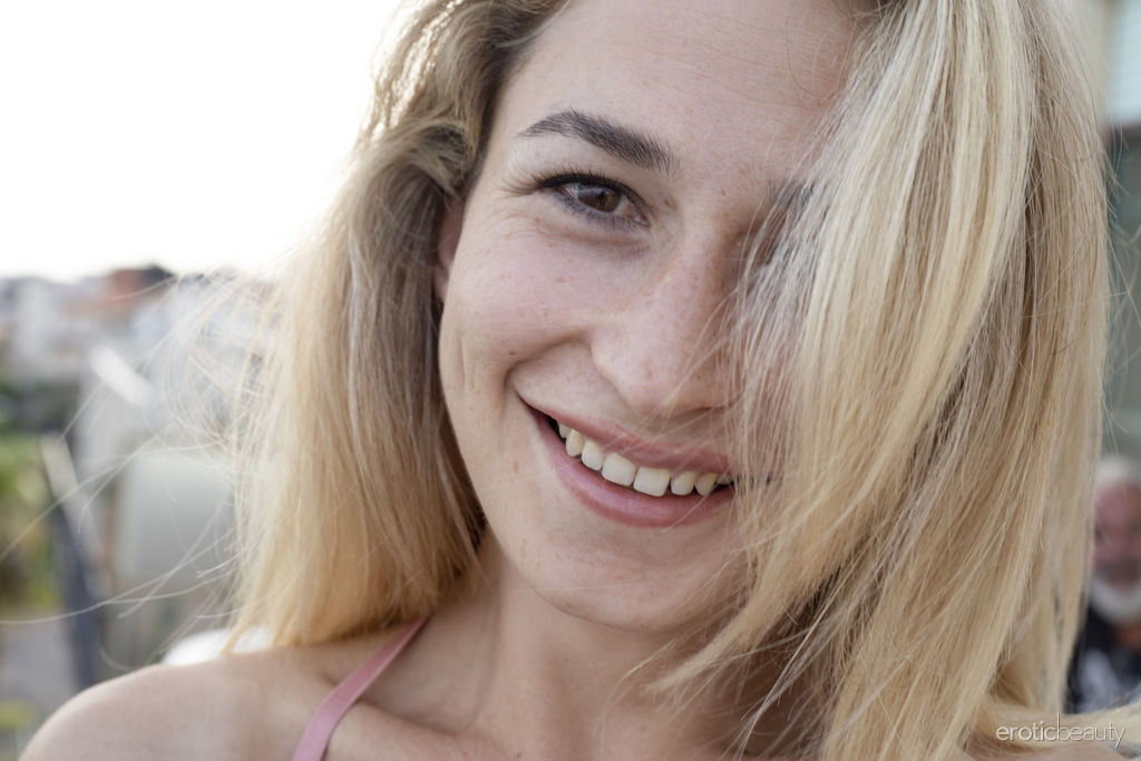 Susie In Nude Photoshoot Outdoors