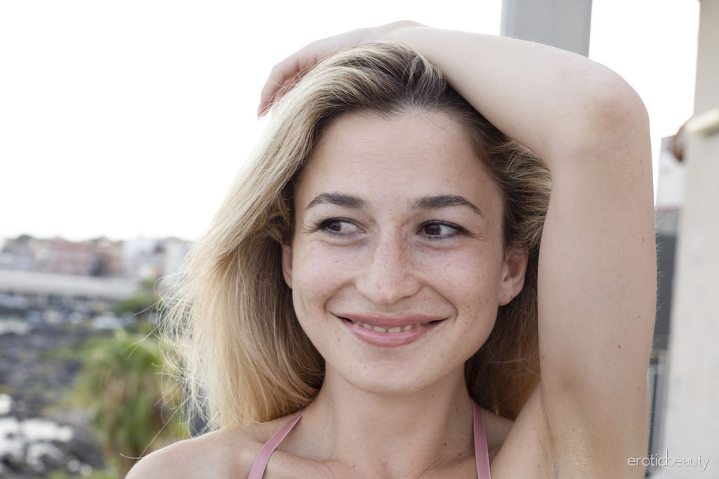 Susie In Nude Photoshoot Outdoors