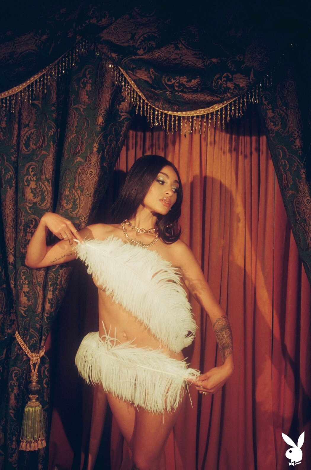 Sunni Makes Her Glamorous Debut In This Erotic Set