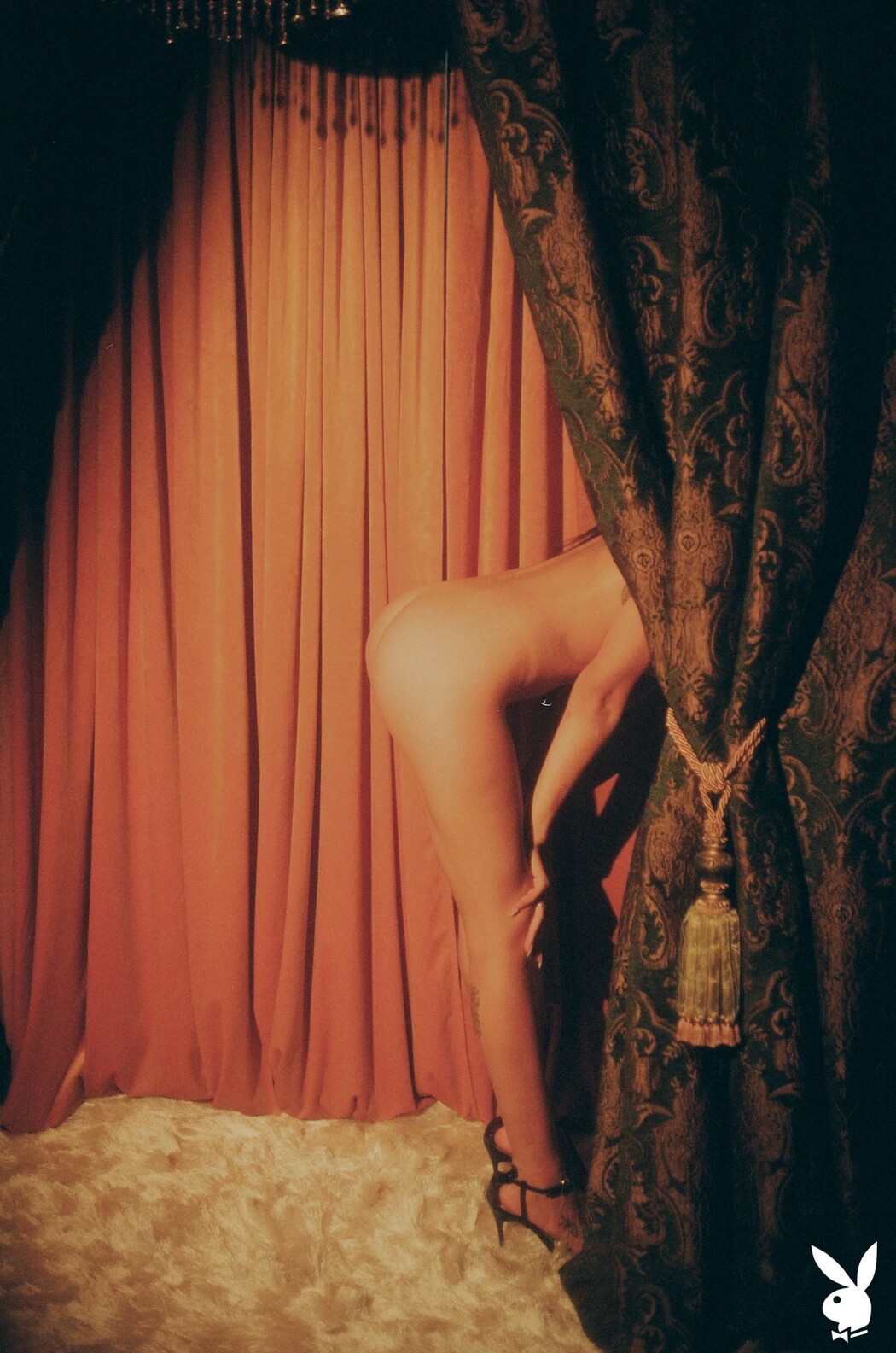 Sunni Makes Her Glamorous Debut In This Erotic Set