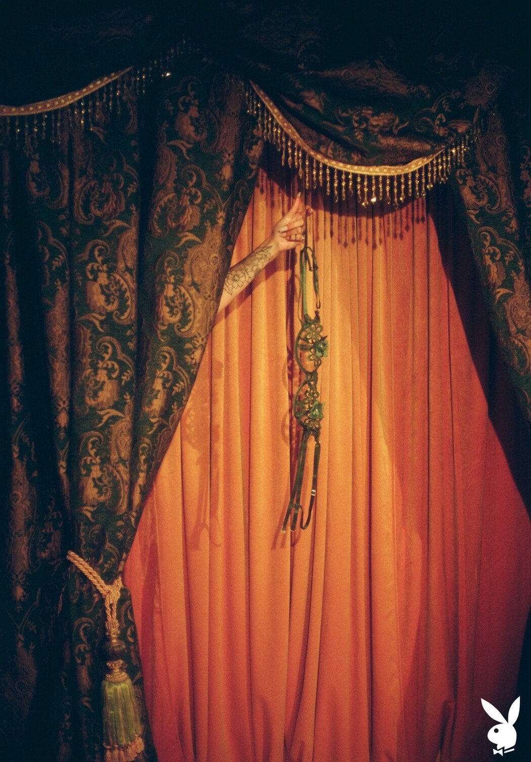 Sunni Makes Her Glamorous Debut In This Erotic Set