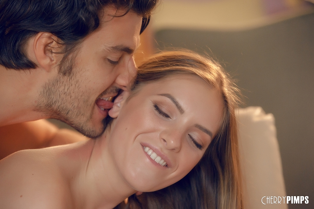 Summer Brooks Enjoys Hot Cum Load On Her Face