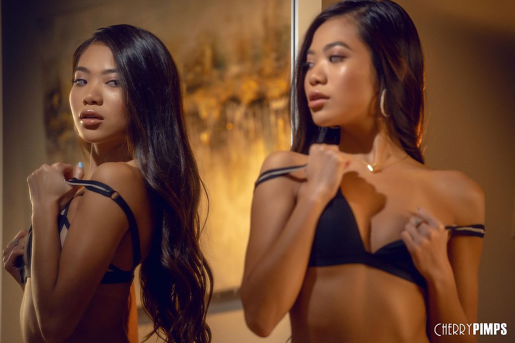 Sweet Sexy Intimate Night With Vina Sky