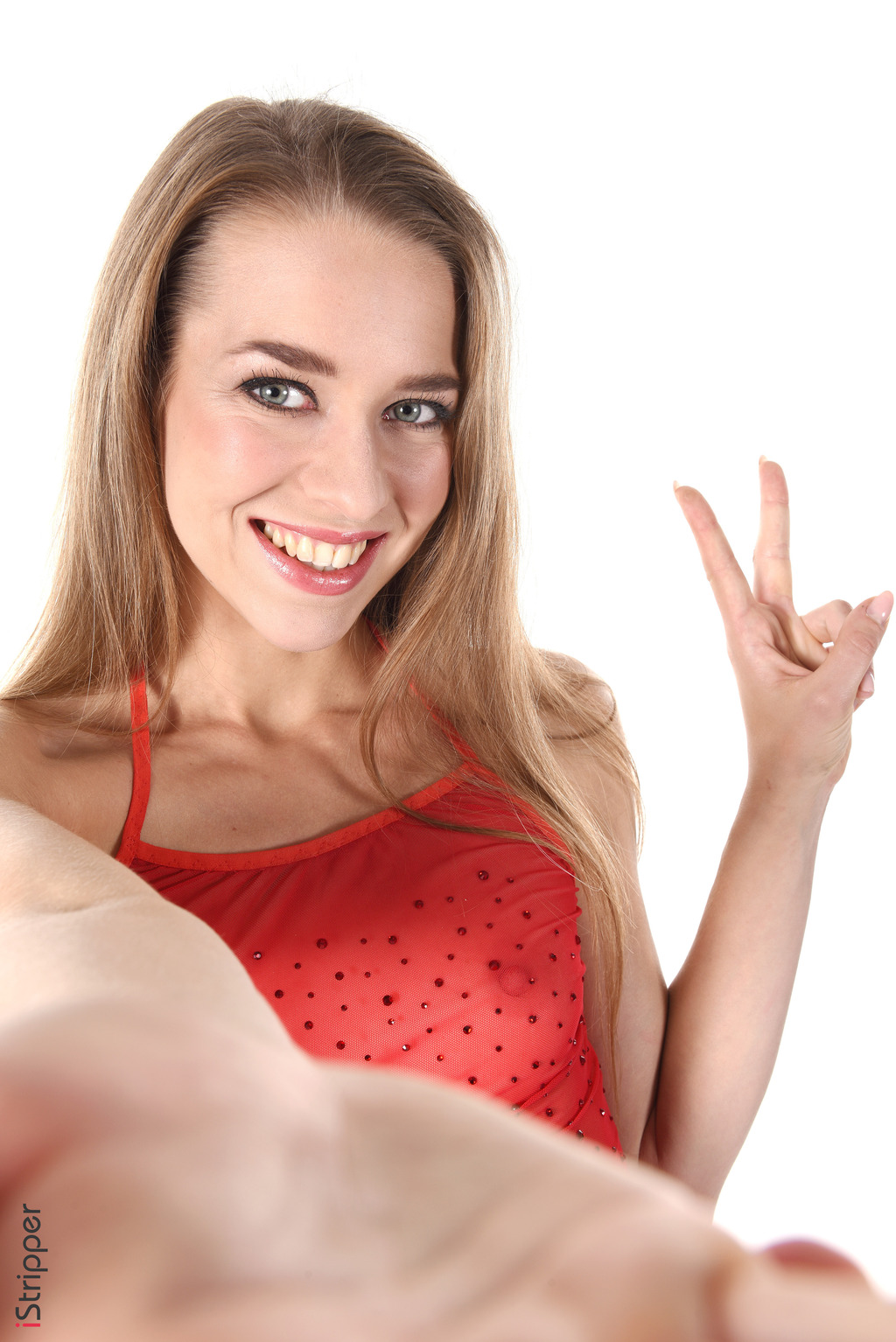 Top Brunette Paulina Strips And Shows Her Nice Butts