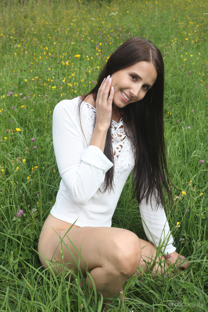 Vanessa Angel Hot Brunette Getting Naked Outdoors Cover Photo