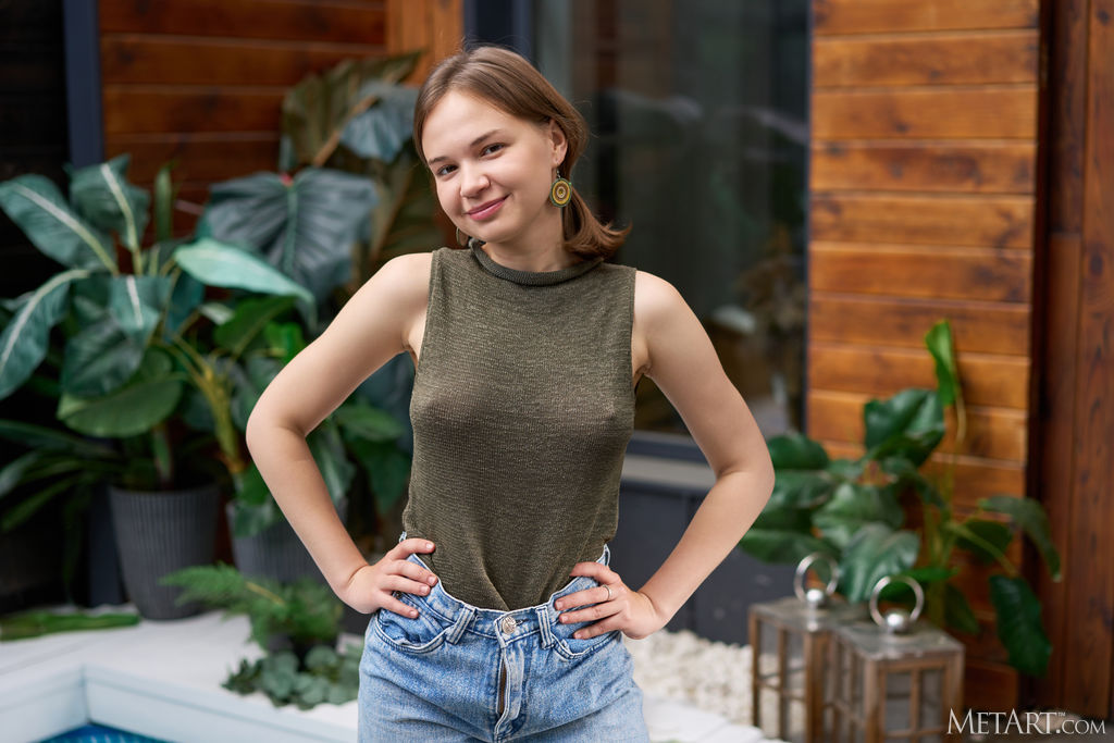 Yenn Cat Peeling Off Her Cotton Panties To Expose Her Shaved Pussy