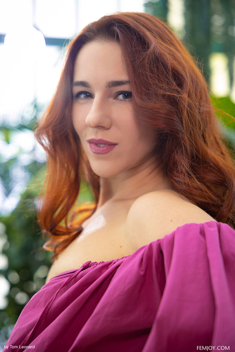 Yogagirl Sexy With Nippels And The Pircings