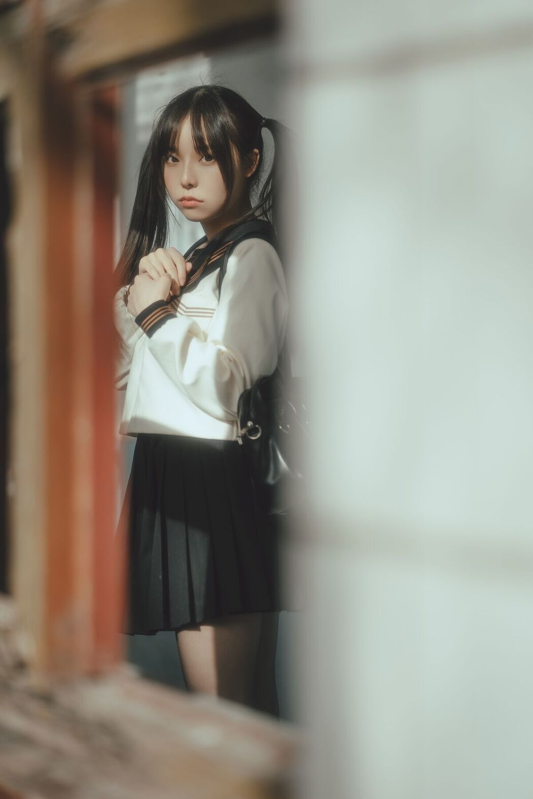 Coser@六味帝皇酱 – 废墟JK (53P)