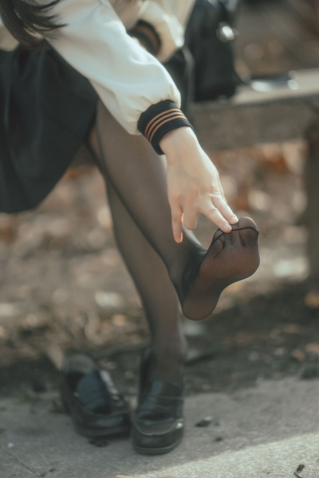 Coser@六味帝皇酱 – 废墟JK (53P)