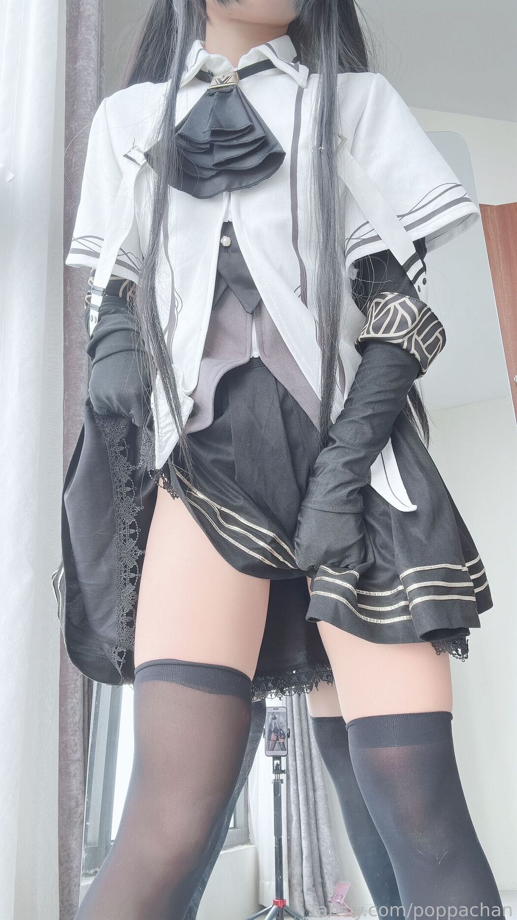 Coser@PoppaChan &#8211; Virtuosa (45P &#8211; 12V)