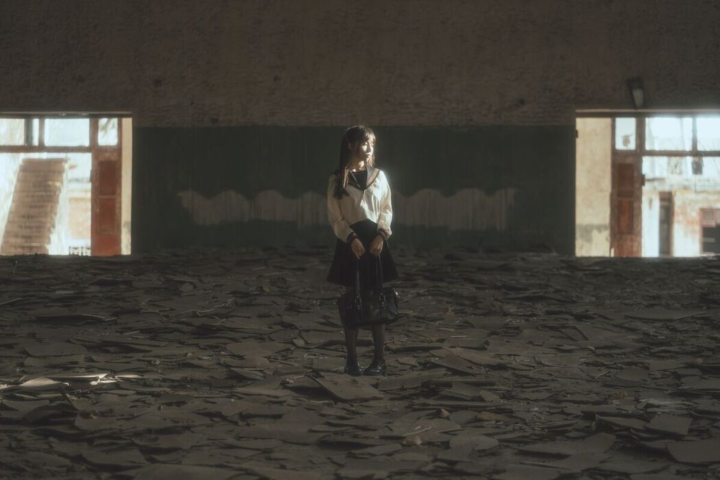 Coser@六味帝皇酱 – 废墟JK (53P)