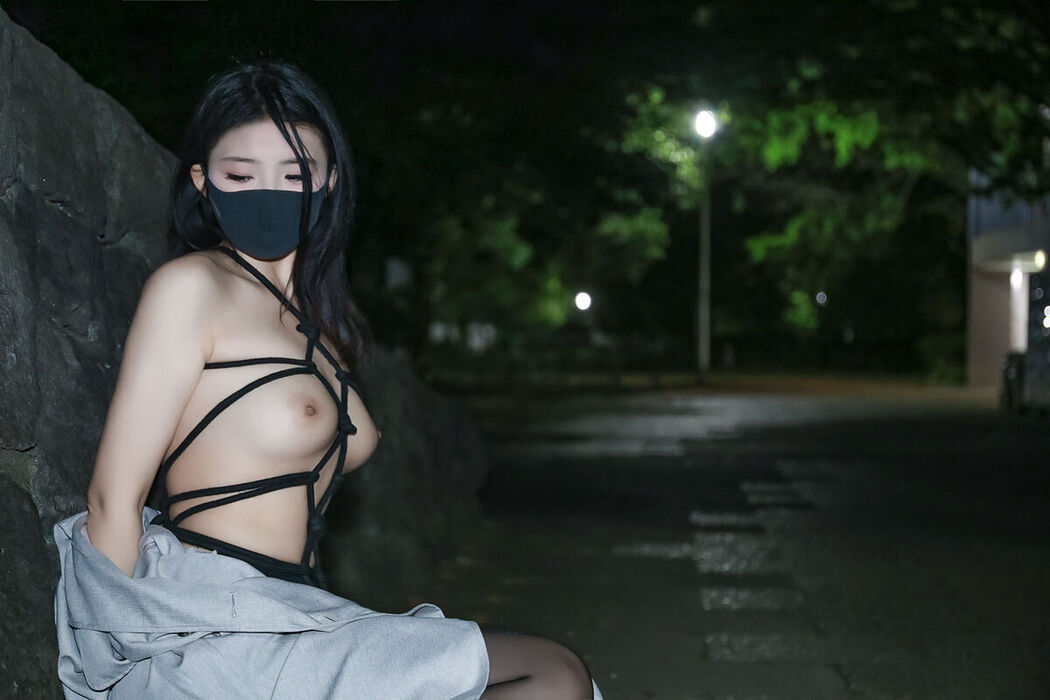 Li Jia 李佳 – 户外龟甲 (41P)