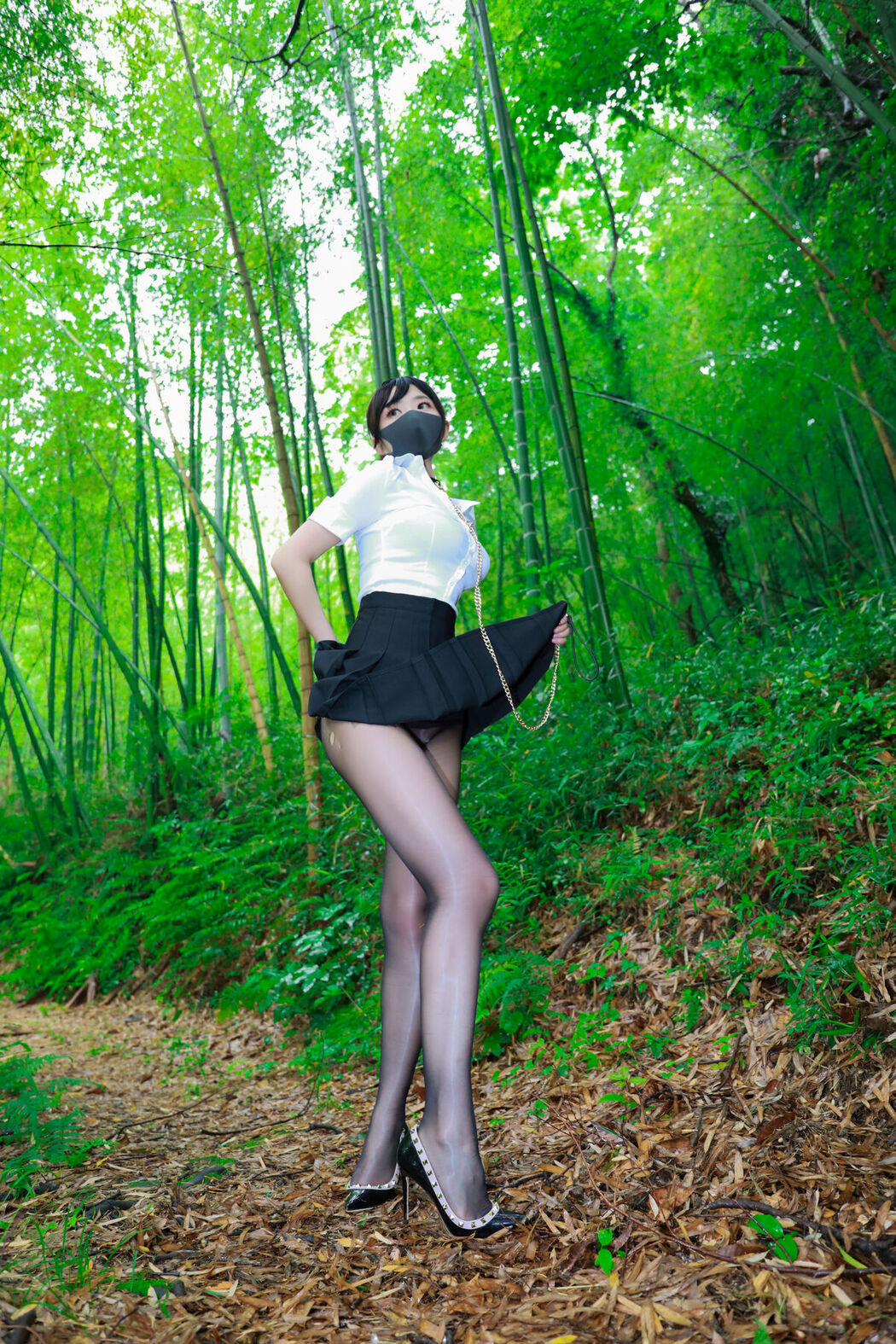 Li Jia 李佳 – 黑百褶裙森林 (59P)