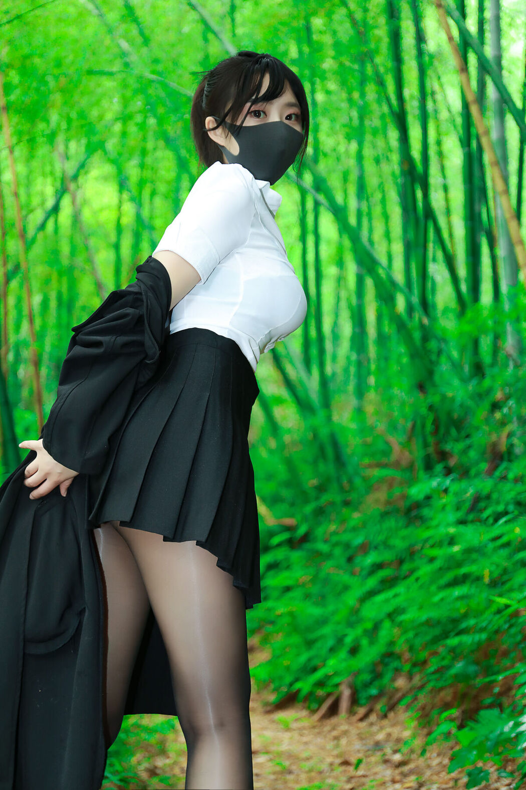 Li Jia 李佳 – 黑百褶裙森林 (59P)