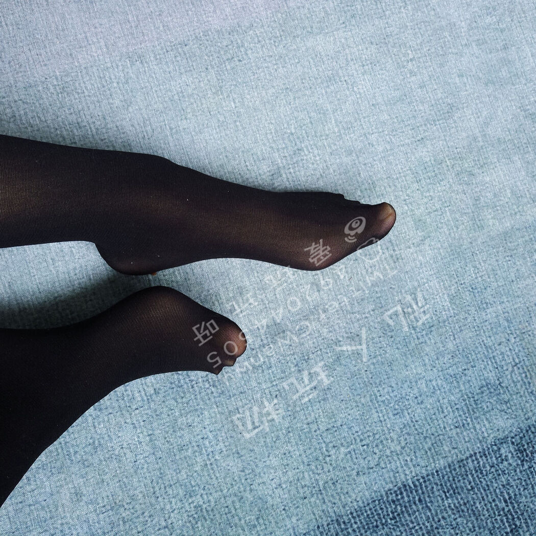 Coser@私人玩物 – 黑丝吊带 (44P – 2V)