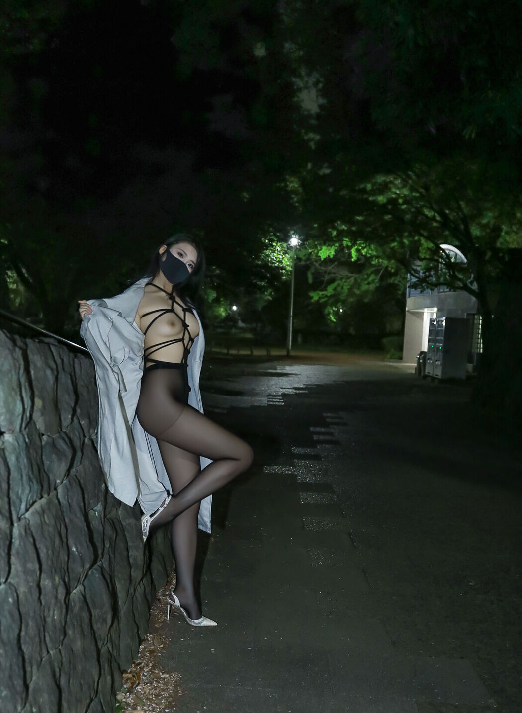 Li Jia 李佳 – 户外龟甲 (41P)