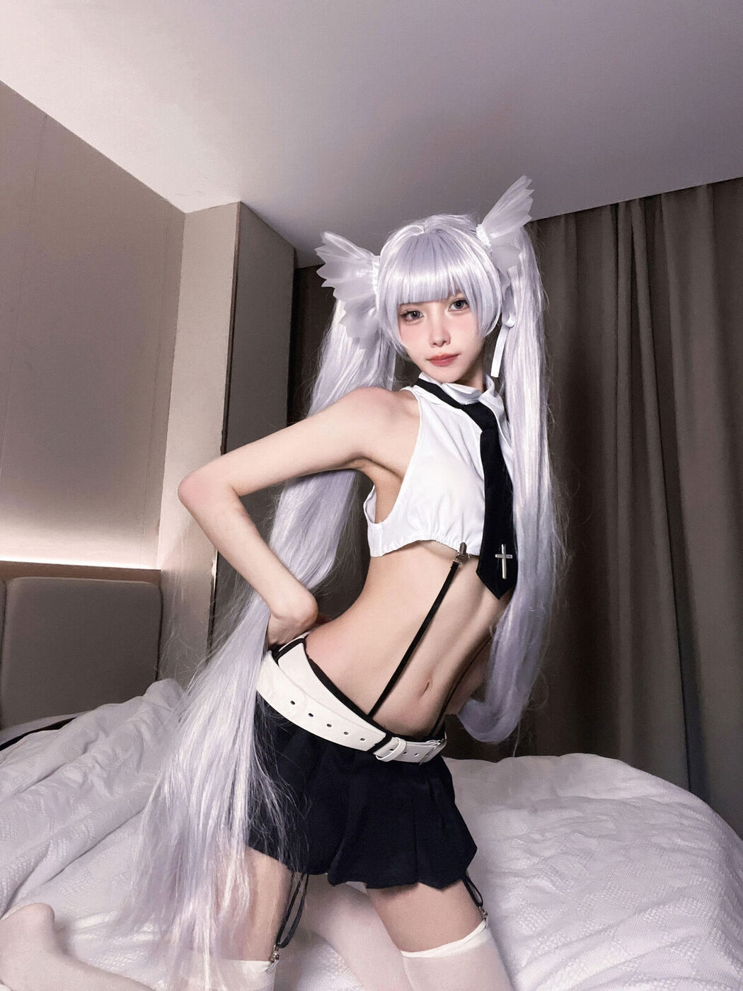 Coser@果咩酱w – 天使女警 (24P)