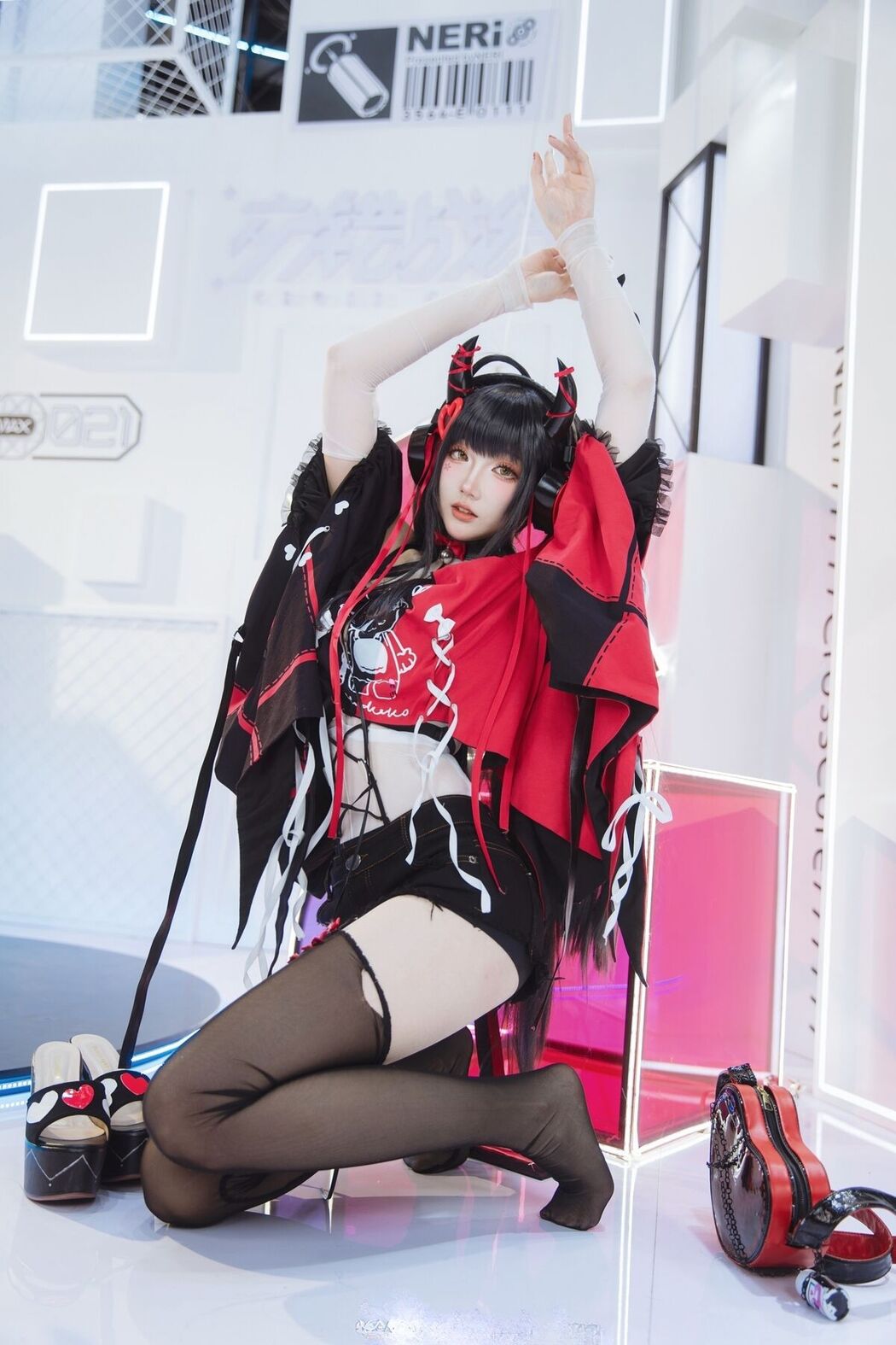 Coser@瓜希酱 – 交错战线cos旋律 (14P)