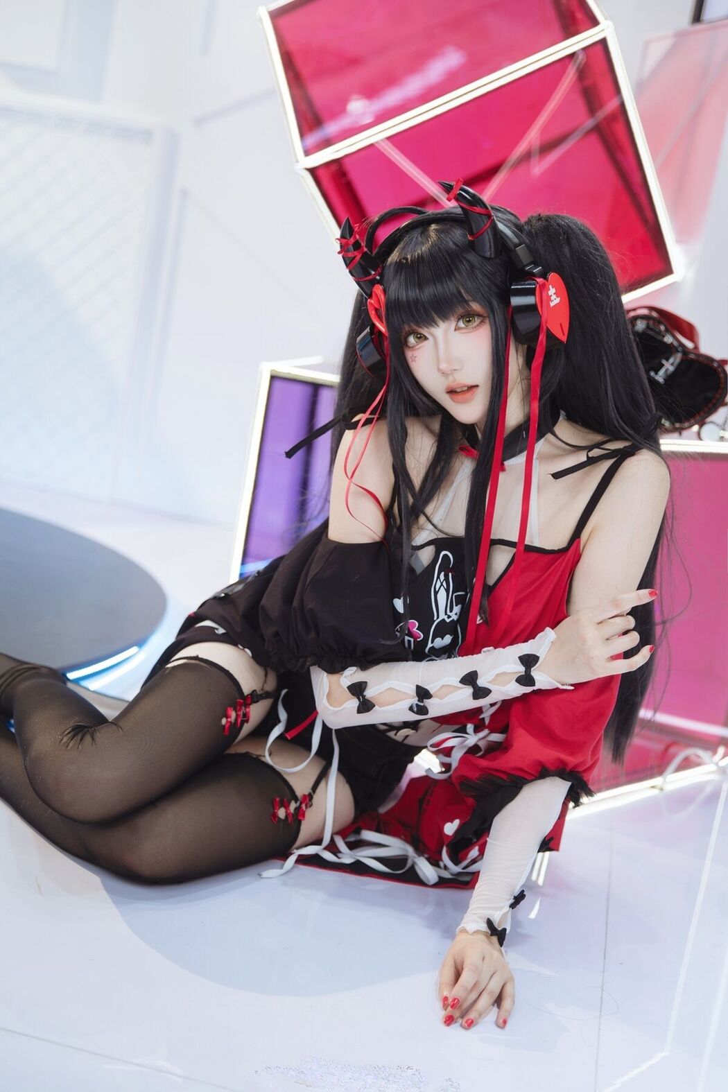 Coser@瓜希酱 – 交错战线cos旋律 (14P)