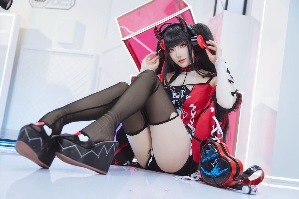 Coser@瓜希酱 – 交错战线cos旋律 (14P)