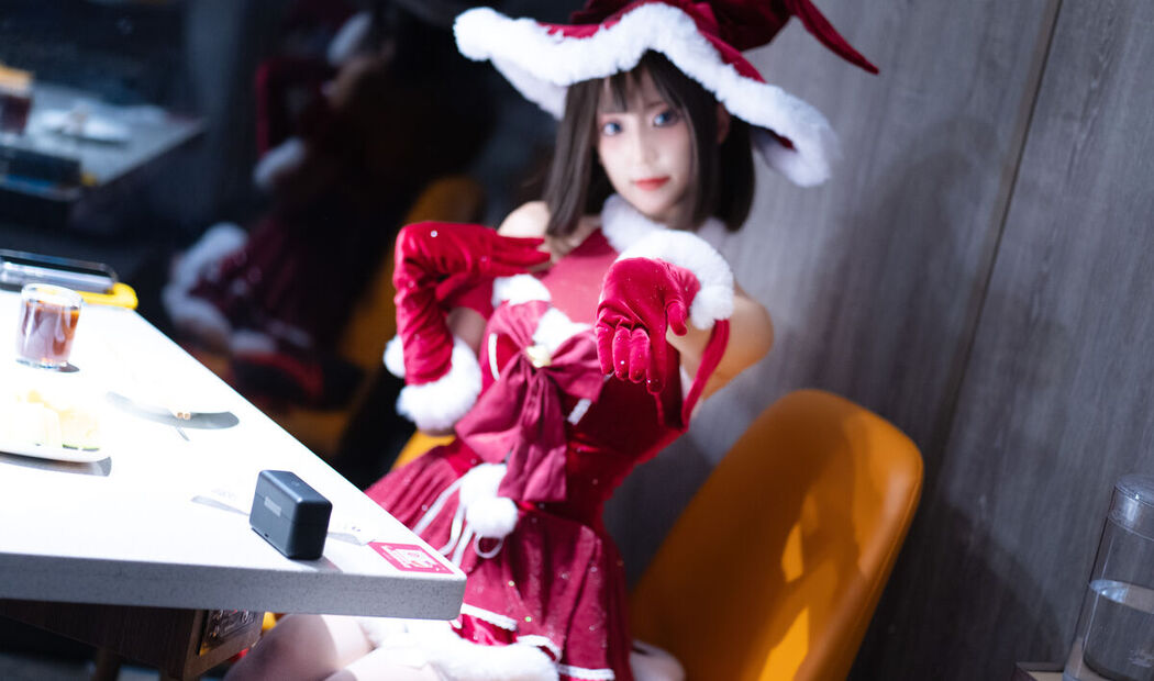 Coser@职业奶妈三水子 &#8211; 圣诞小裙子 (72P)