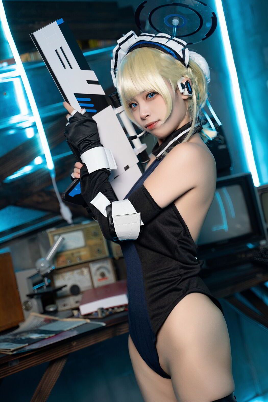 Coser@三無人型 &#8211; 蔚蓝档案 飞鸟马时兔女郎 (60P)