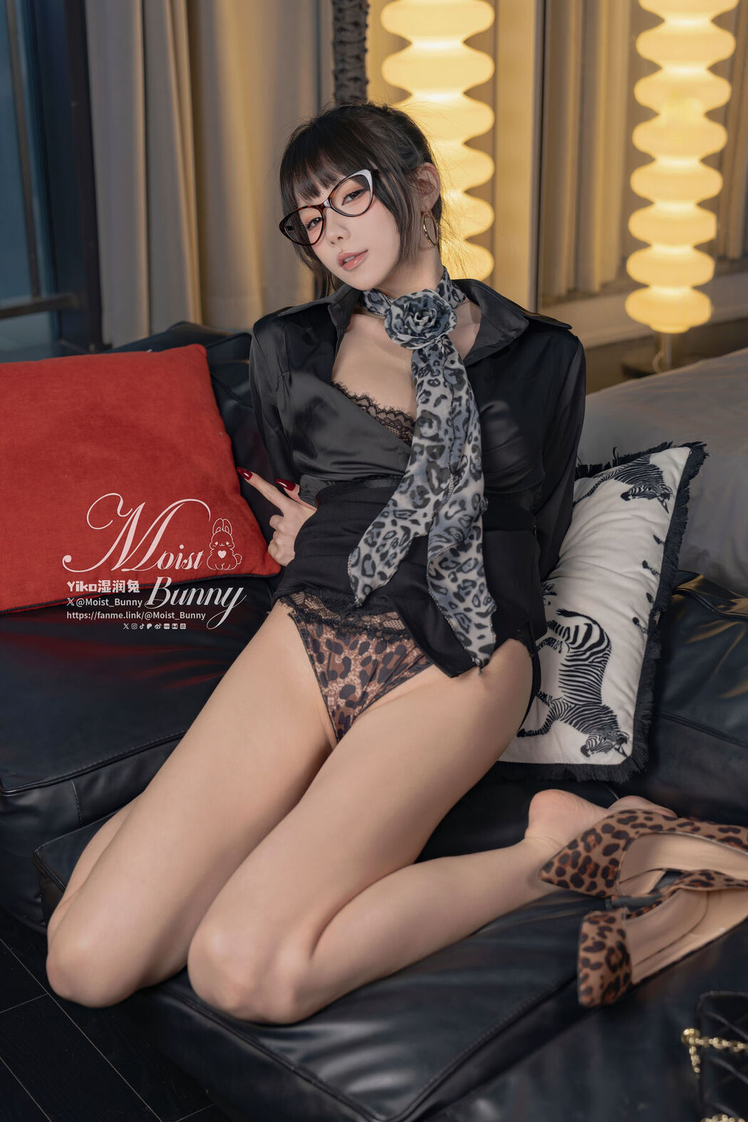 Coser@黏黏团子兔 &#8211; 04月作品 总裁攻略 Buttons Part02 (72P)