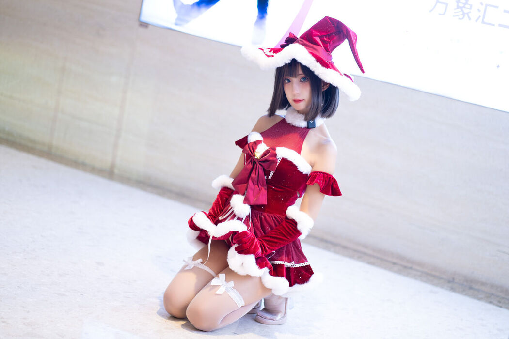 Coser@职业奶妈三水子 &#8211; 圣诞小裙子 (72P)