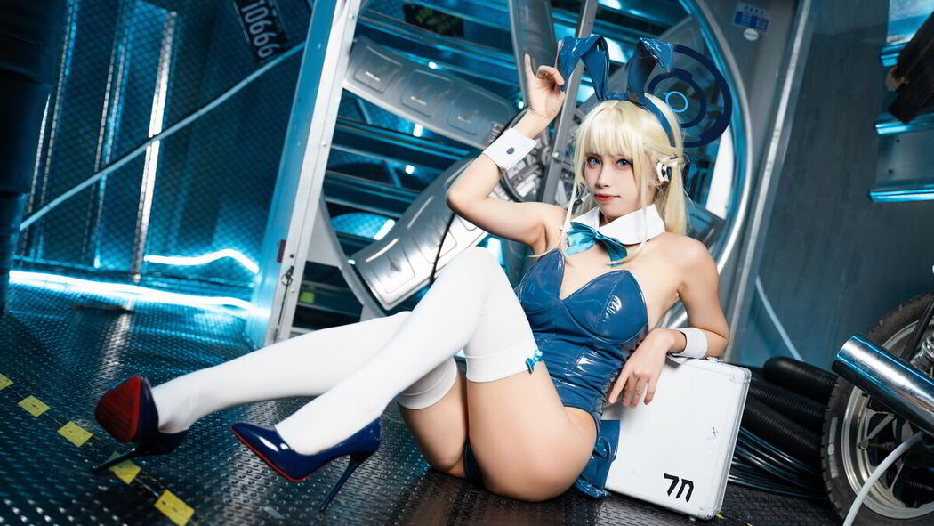 Coser@三無人型 &#8211; 蔚蓝档案 飞鸟马时兔女郎 (60P)