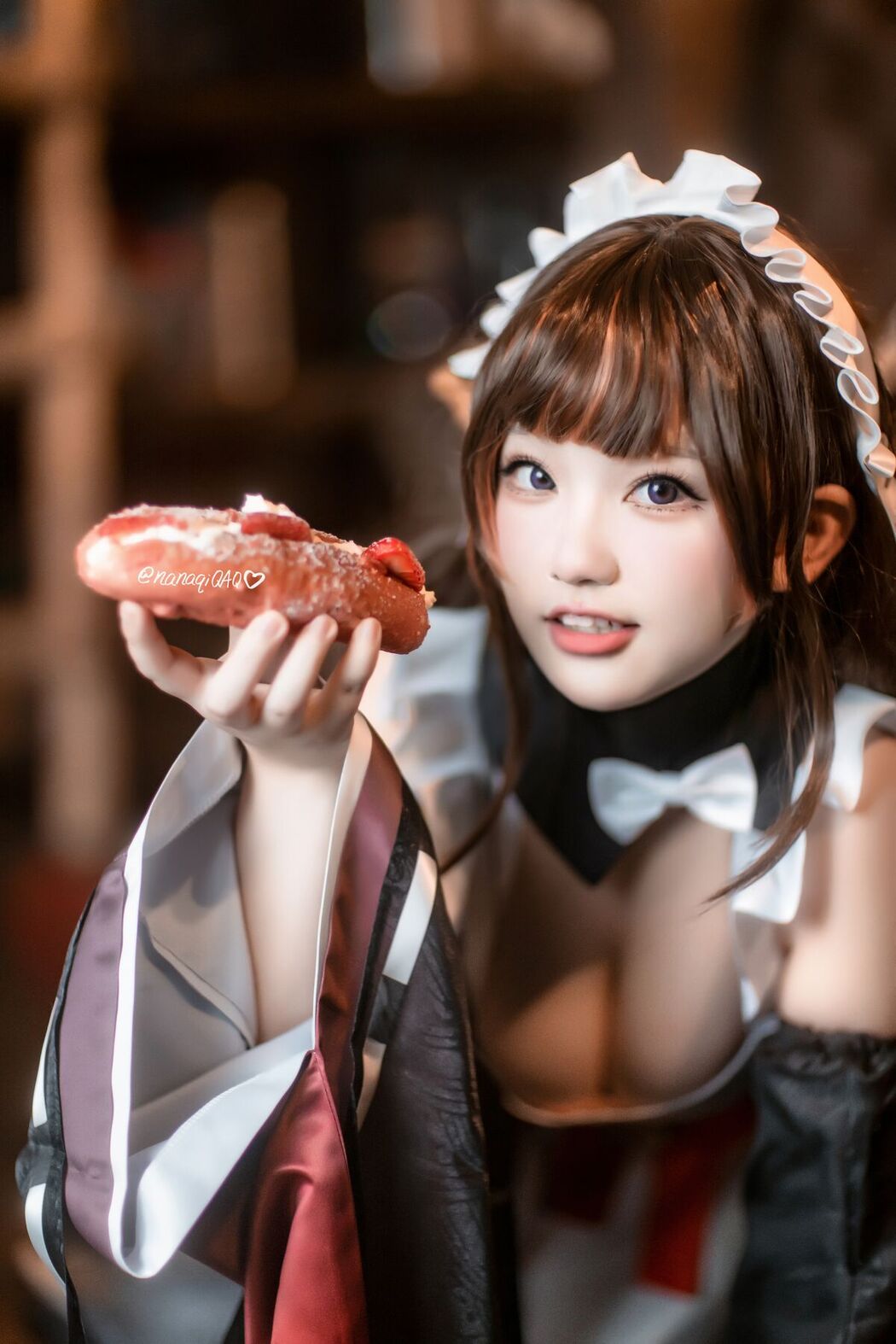 Coser@七七娜娜子 – 牛牛女仆 (43P – 7V)