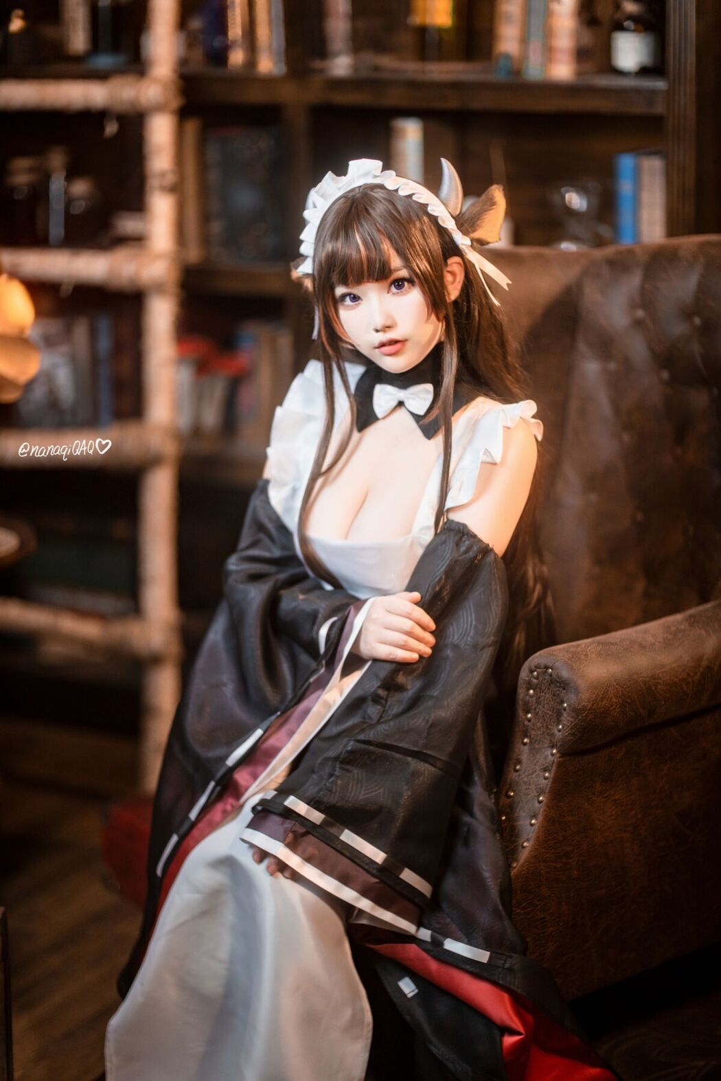 Coser@七七娜娜子 – 牛牛女仆 (43P – 7V)
