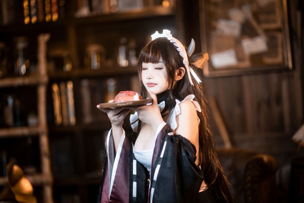 Coser@七七娜娜子 – 牛牛女仆 (43P – 7V)
