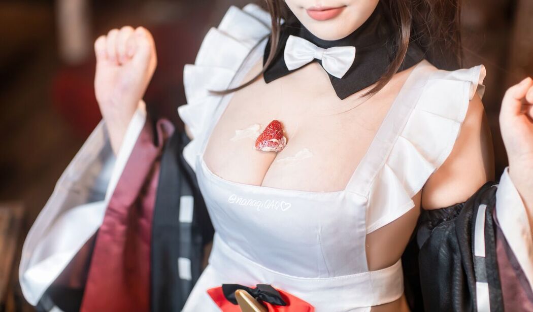 Coser@七七娜娜子 – 牛牛女仆 (43P – 7V)