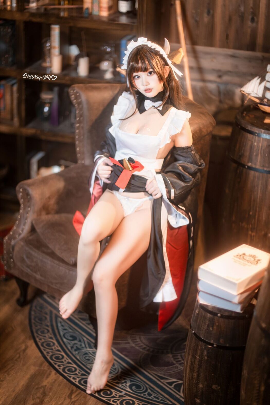Coser@七七娜娜子 – 牛牛女仆 (43P – 7V)