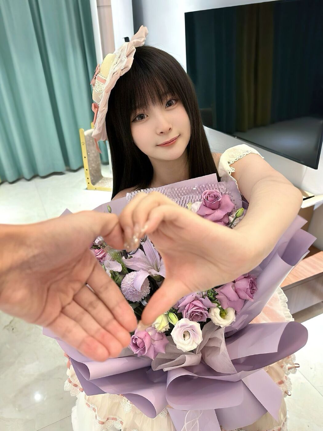 Coser@luobao1221洛宝 &#8211; X福利姬合集 (80P &#8211; 110V)