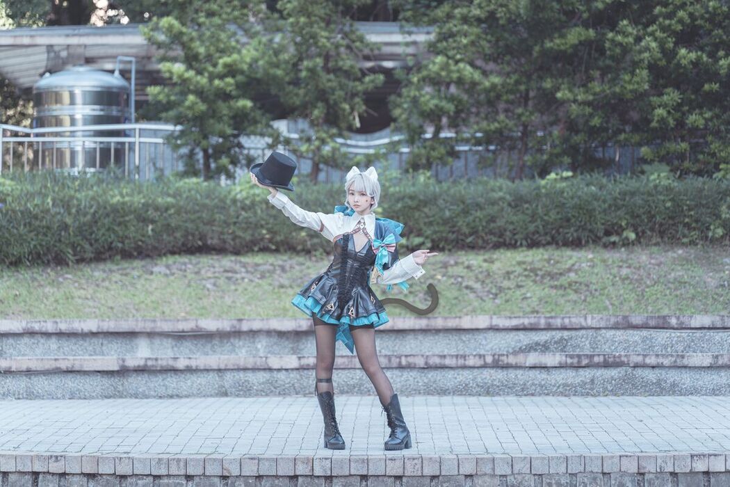 Coser@慕慕Momo – 原神 Genshin 琳妮特的色情魔術 室外 (35P)