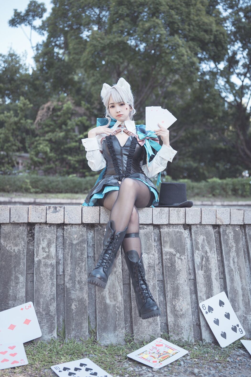 Coser@慕慕Momo – 原神 Genshin 琳妮特的色情魔術 室外 (35P)