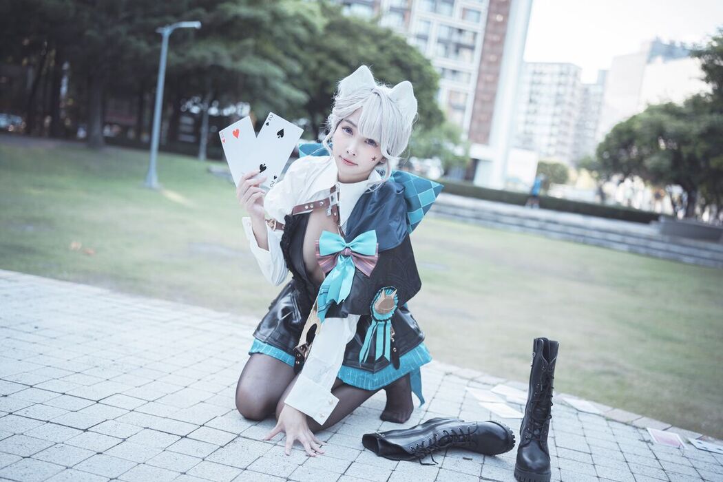 Coser@慕慕Momo &#8211; 原神 Genshin 琳妮特的色情魔術 室外 (35P)