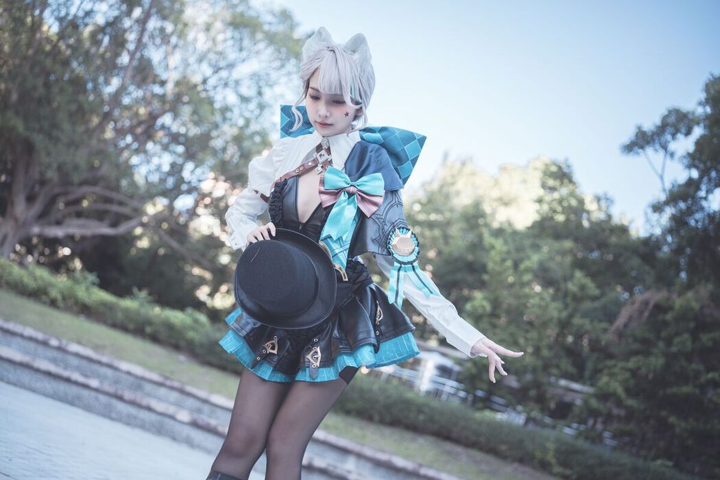 Coser@慕慕Momo &#8211; 原神 Genshin 琳妮特的色情魔術 室外 (35P)