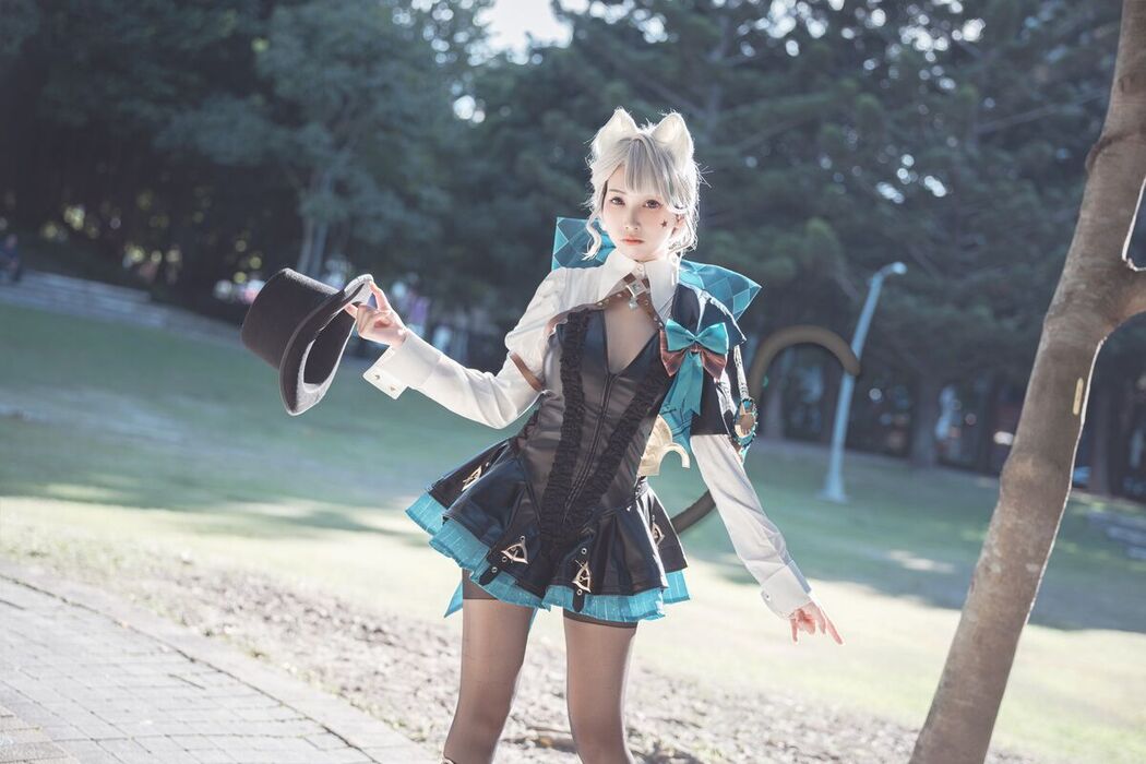 Coser@慕慕Momo &#8211; 原神 Genshin 琳妮特的色情魔術 室外 (35P)