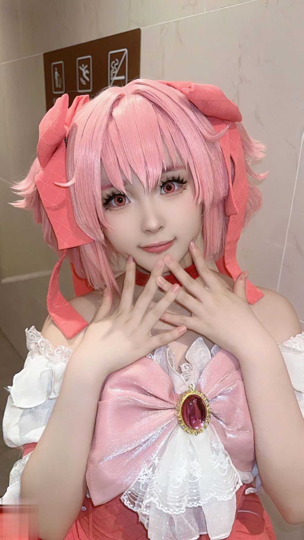 Coser@luobao1221洛宝 &#8211; X福利姬合集 (80P &#8211; 110V)