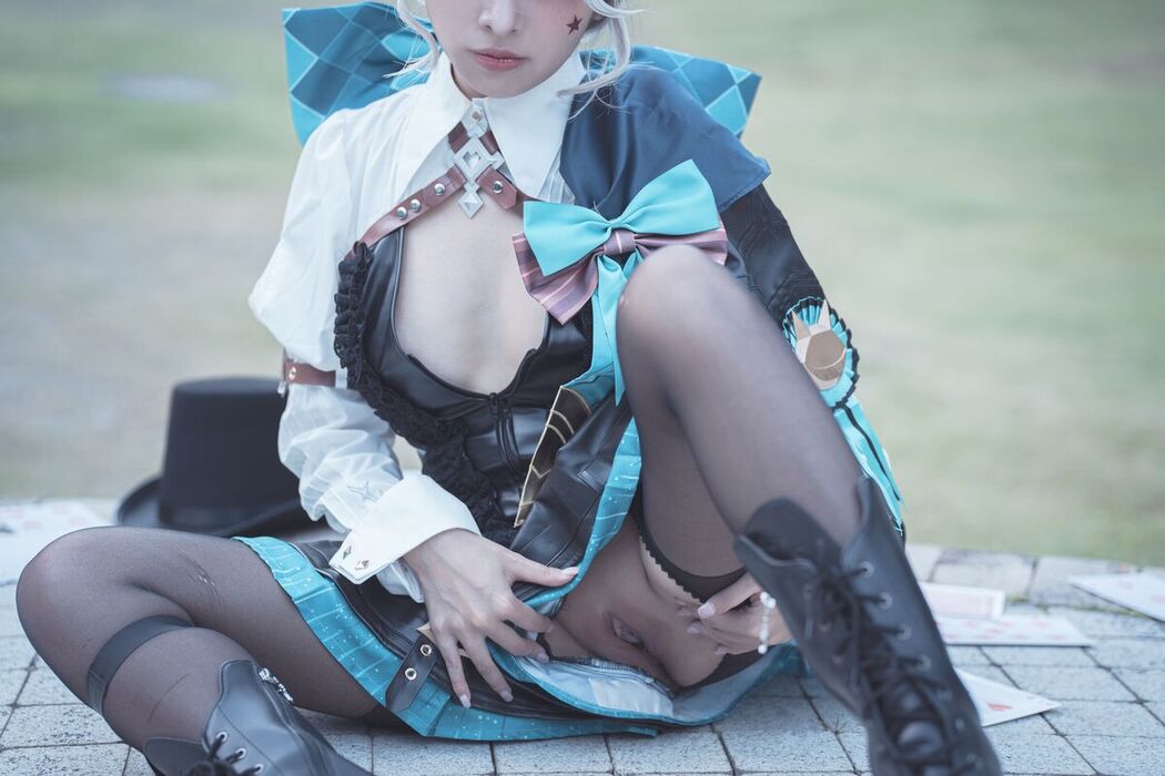 Coser@慕慕Momo &#8211; 原神 Genshin 琳妮特的色情魔術 室外 (35P)