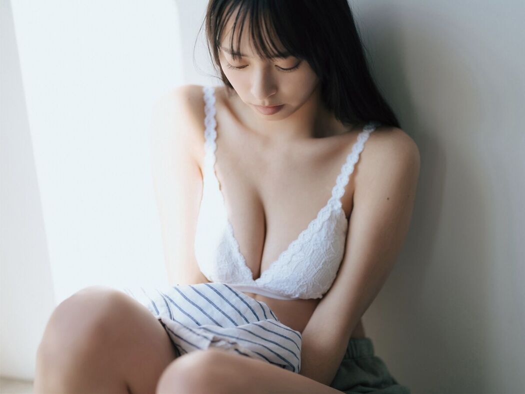 JP Riko Otsuki 大槻理子 – FLASHデジタル写真集 朝陽と (63P)
