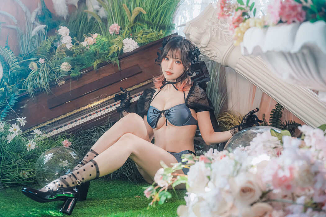 Coser@Ely_eee ElyEE子 &#8211; Fairytale Wonderland 童話仙境 (44P &#8211; 3V)