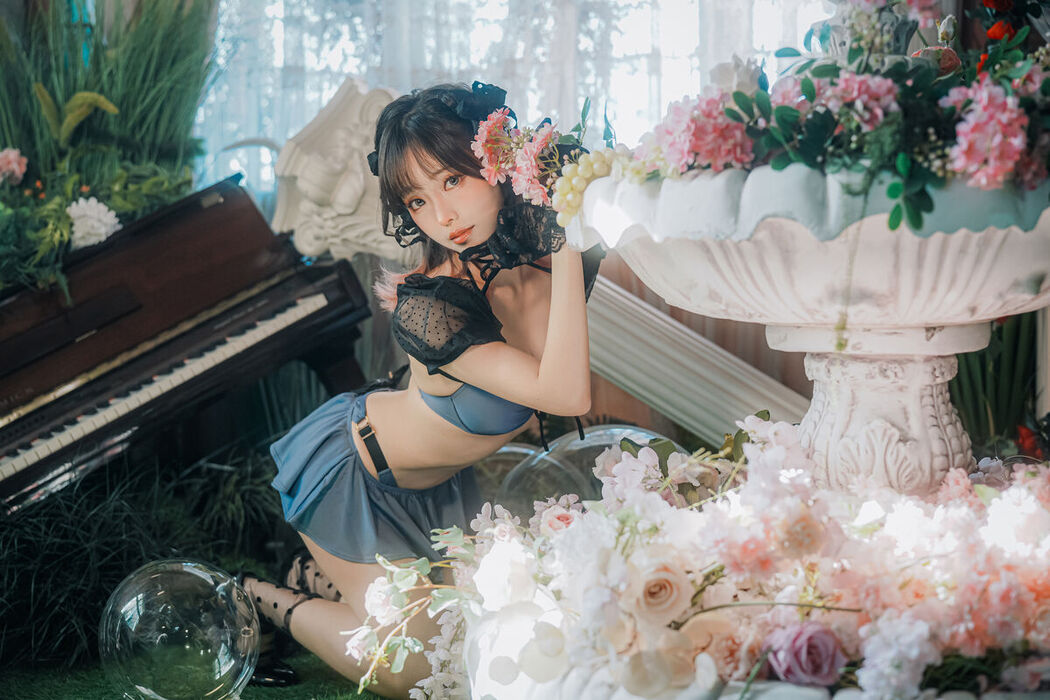 Coser@Ely_eee ElyEE子 &#8211; Fairytale Wonderland 童話仙境 (44P &#8211; 3V)