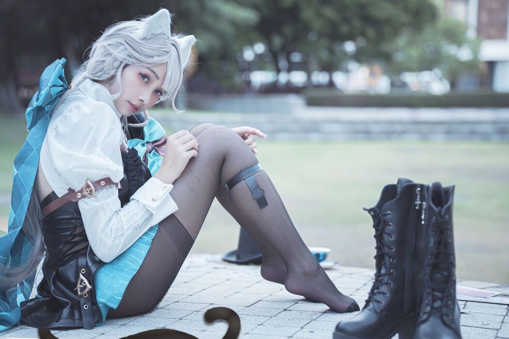 Coser@慕慕Momo – 原神 Genshin 琳妮特的色情魔術 室外 (35P)