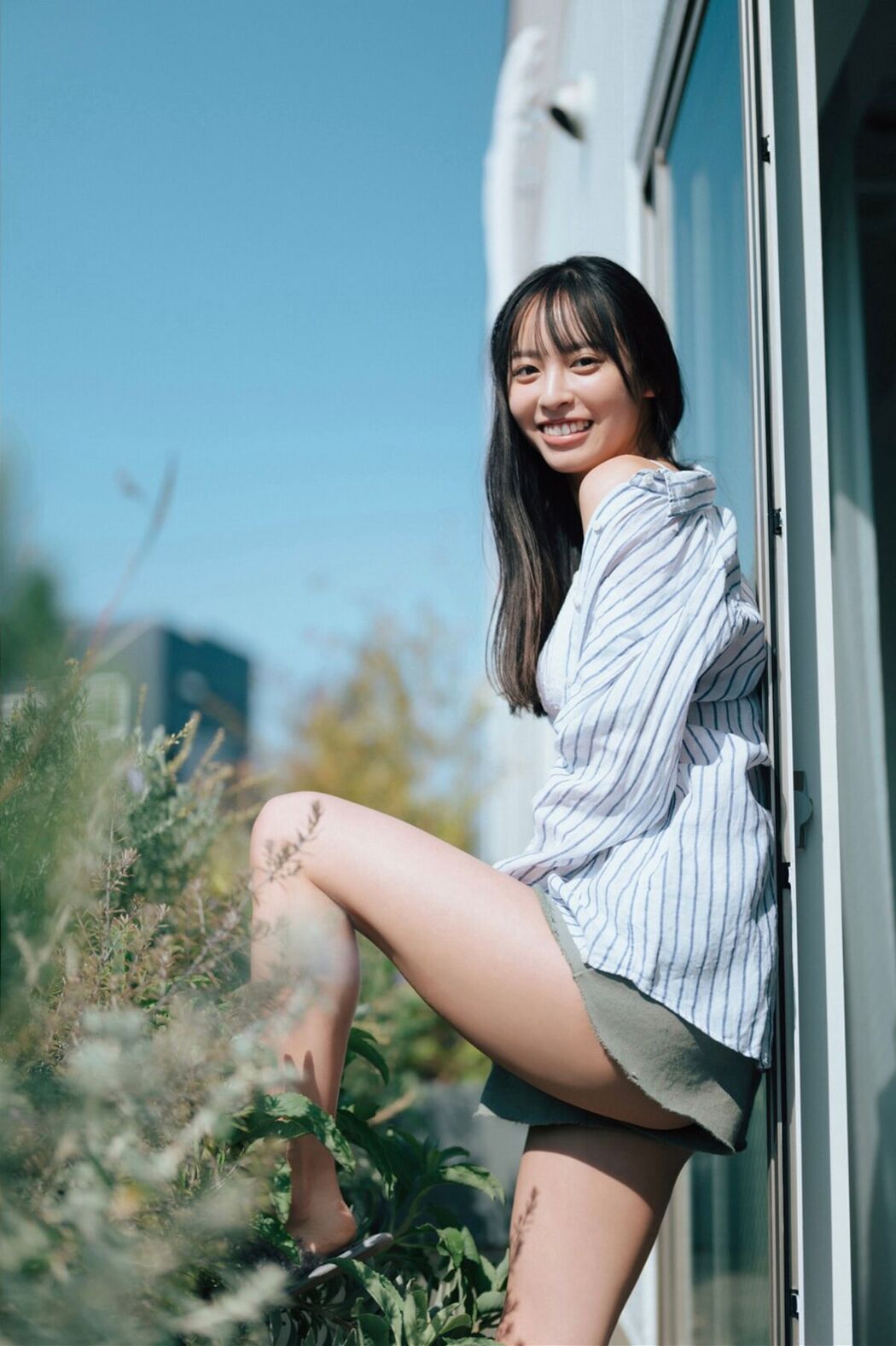 JP Riko Otsuki 大槻理子 – FLASHデジタル写真集 朝陽と (63P)