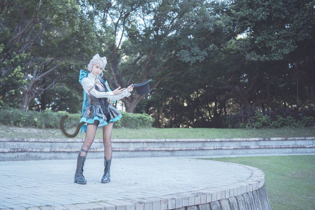 Coser@慕慕Momo &#8211; 原神 Genshin 琳妮特的色情魔術 室外 (35P)